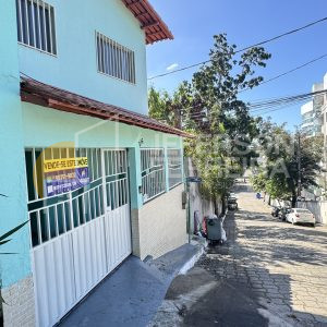 Casa 04 Qts - em Vitória B. República